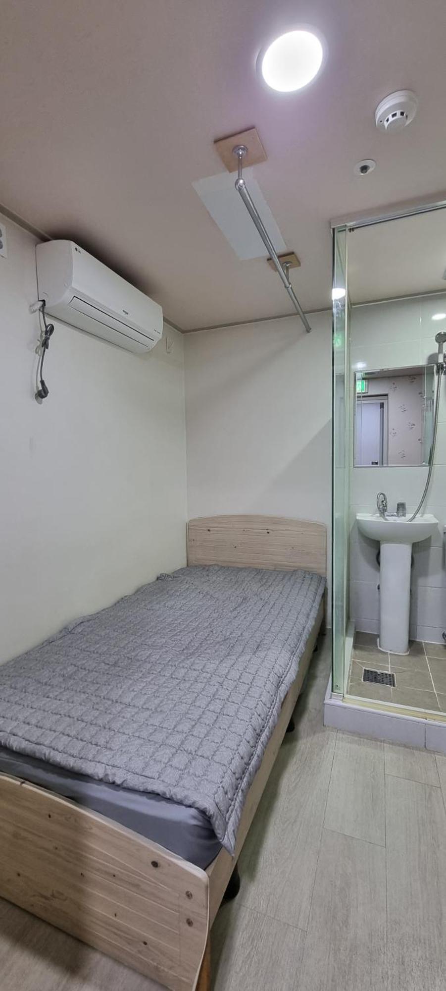 Super Close To The Station, Cost-effective Seoul