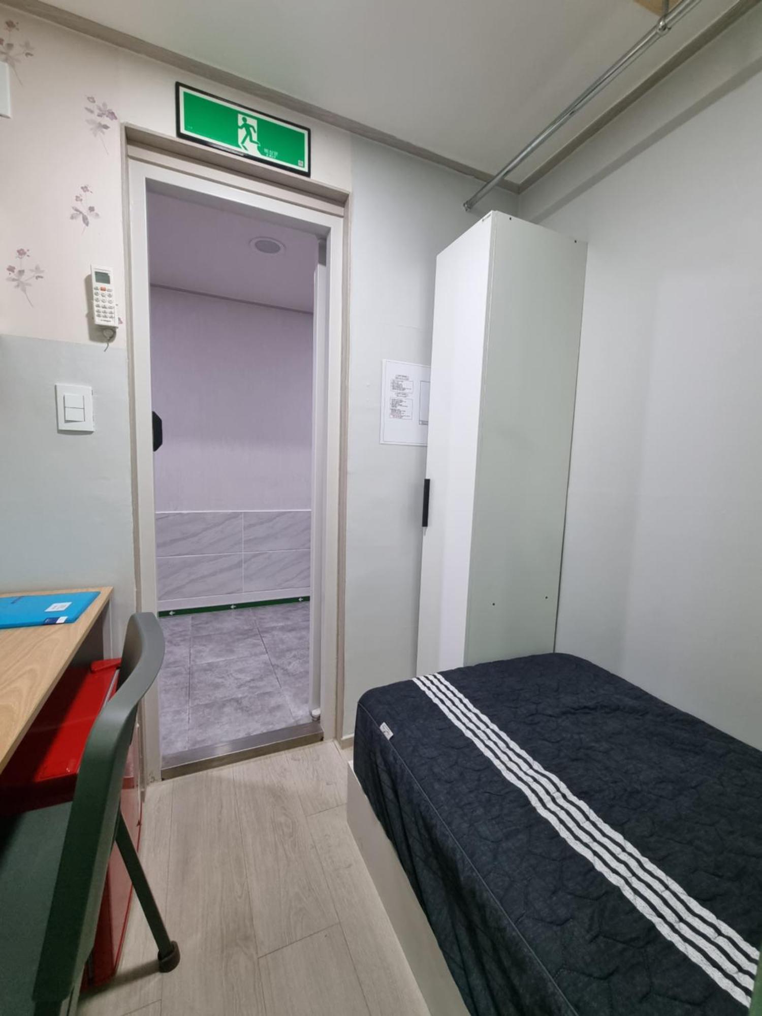 Capsule hotel Super Close To The Station, Cost-effective
